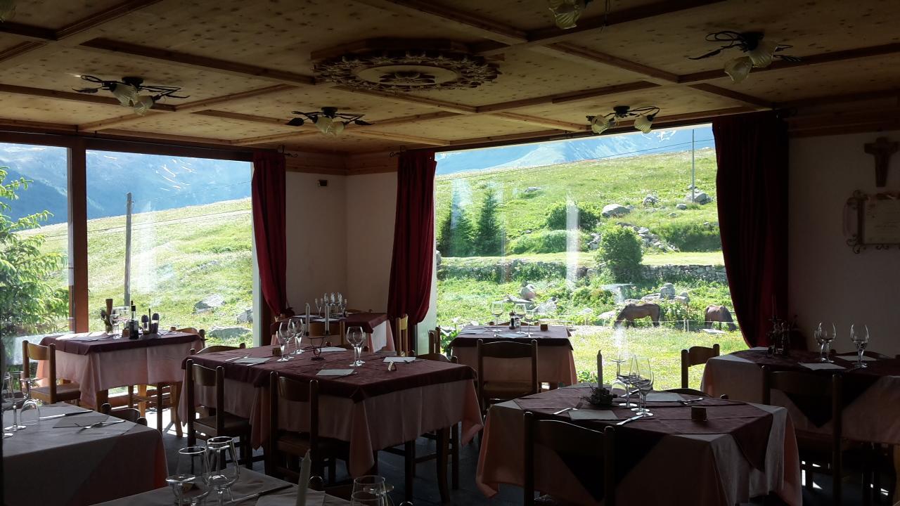 Rifugio "Mai Tardi" Hotel Madesimo Eksteriør billede