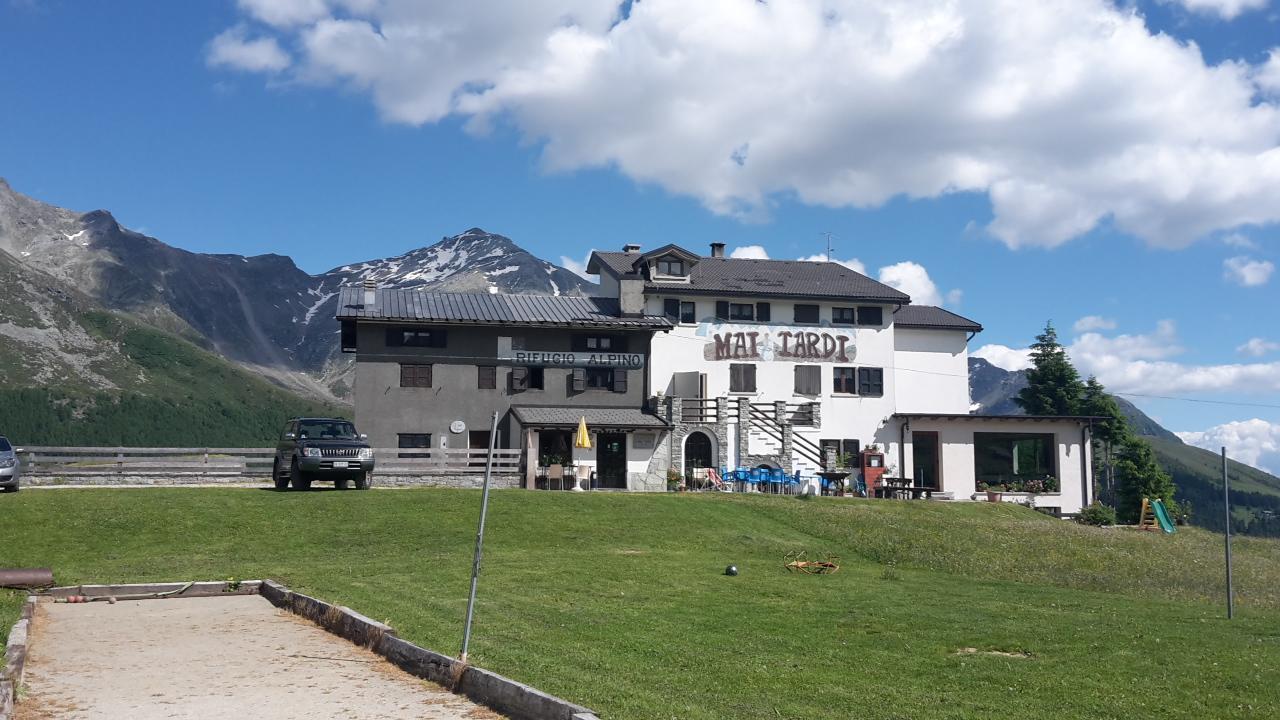 Rifugio "Mai Tardi" Hotel Madesimo Eksteriør billede