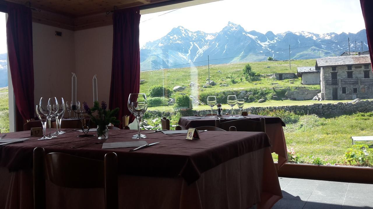 Rifugio "Mai Tardi" Hotel Madesimo Eksteriør billede